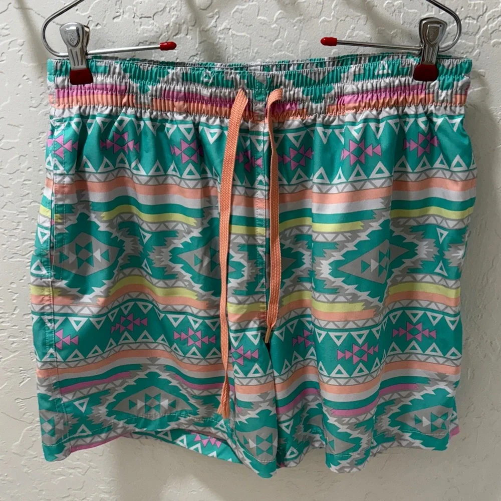 Chubbies Men’s “En Fuego” Swim Trunks XL 5.5”